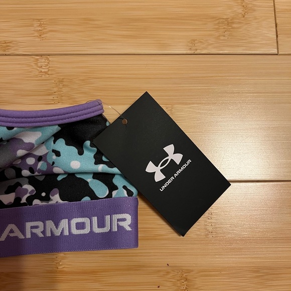 Under Armour sports bra - Picture 5 of 7